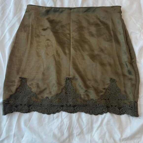 Urban outfitters Mini khaki green lace trim skirt - Picture 3 of 7